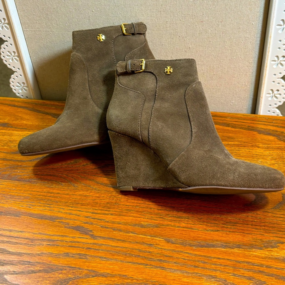 Tory Burch Brown Suede Boots,Milan,With Wedge Heel.Gold Logo Accents. Size 7 1/2